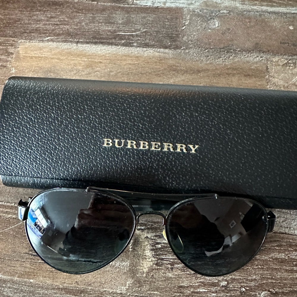 Men’s Burberry Polarized Aviator Sunglasses - Picture 2 of 3